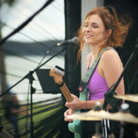 Kinga Suchanek (Gitarre) Kinga Suchanek (Gitarre)